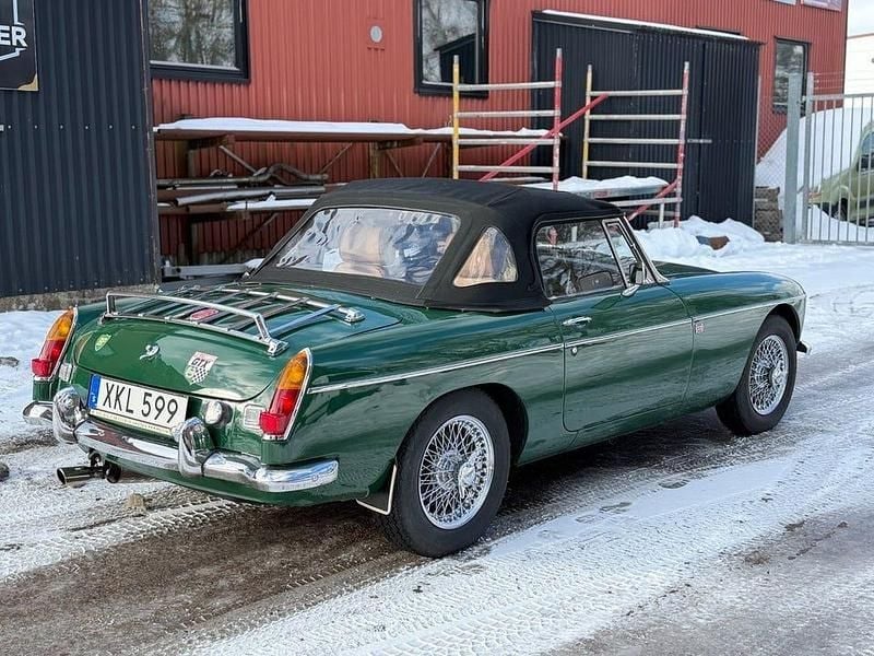 Begagnad MG B 67 HK (49 kW) 1978 Grön Cab