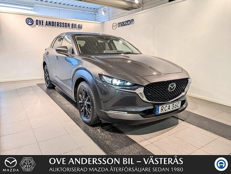 Grå Begagnad 2020 Mazda CX-30 Sky SUV | 209 900 kr (Marknadspris) - Bild 1/4