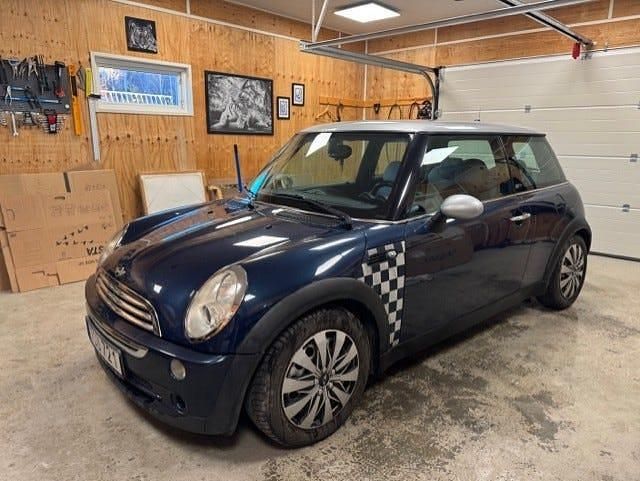 Begagnad 2006 Mini Cooper Halvkombi | 27 500 kr (Marknadspris) - Bild 1/4