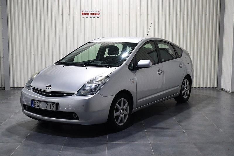 Silver Begagnad 2008 Toyota Prius Halvkombi | 70 000 kr (Marknadspris) - Bild 1/4