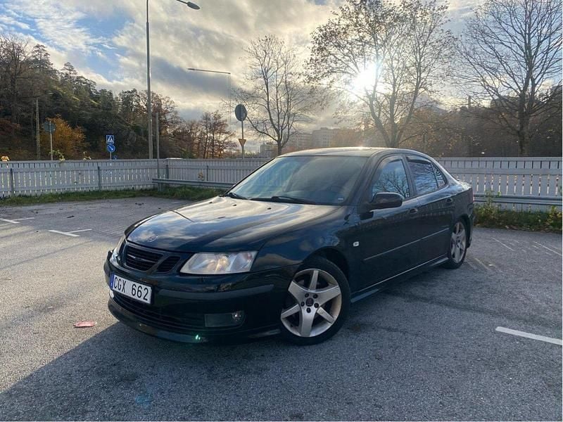 Svart Begagnad 2005 Saab 9-3 Aero Sedan | 27 900 kr (Bra pris) - Bild 1/4