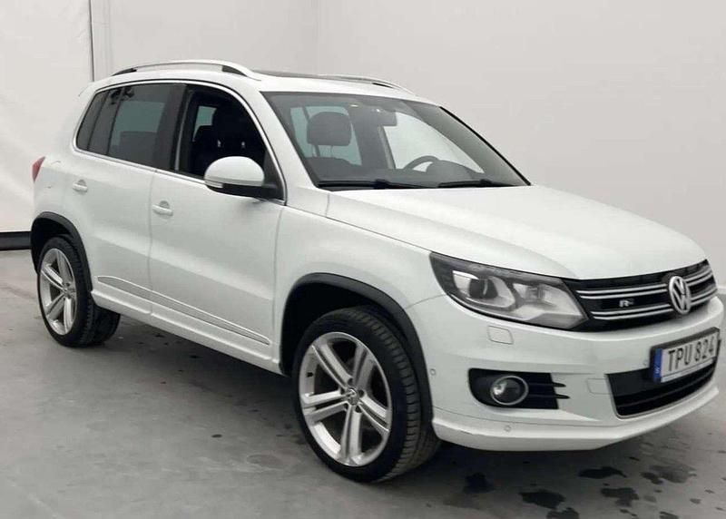 Vit Begagnad 2015 VW Tiguan Sportline SUV | 130 000 kr (Marknadspris) - Bild 1/3