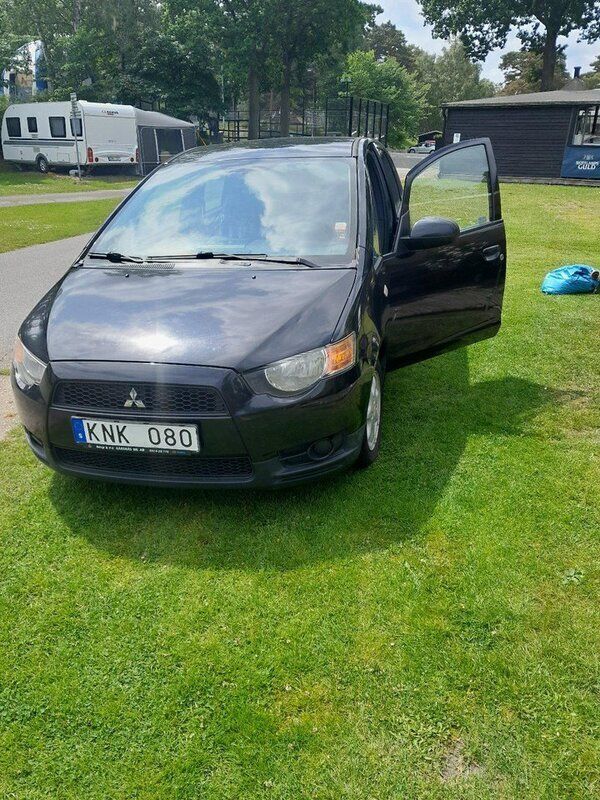 Svart Begagnad 2010 Mitsubishi Colt Halvkombi | 22 000 kr (Marknadspris) - Bild 1/4