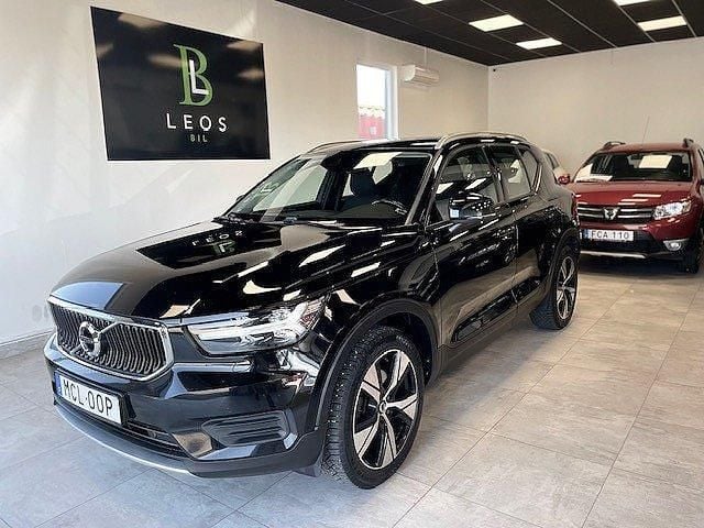 Svart Begagnad 2019 Volvo XC40 Momentum SUV | 248 900 kr (Marknadspris) - Bild 1/4