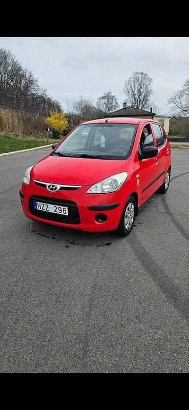 Röd Begagnad 2009 Hyundai i10 Base Halvkombi | 15 000 kr (Marknadspris) - Bild 1/4