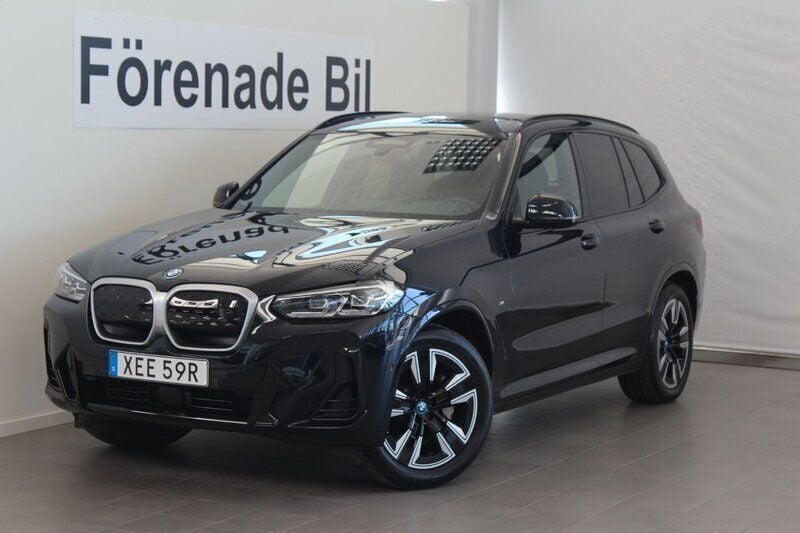 Svart Begagnad 2024 BMW iX3 M Sport SUV | 599 000 kr (Bra pris) - Bild 1/4