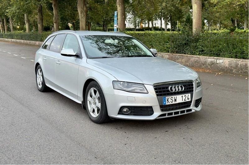 Silver Begagnad 2011 Audi A4 Sport Kombi | 53 900 kr (Superpris) - Bild 1/4