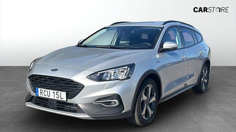 Grå (silver) Begagnad 2022 Ford Focus Active Kombi | 194 900 kr (Marknadspris) - Bild 1/4