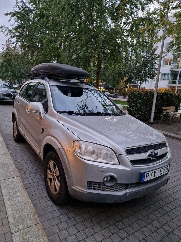 Grå Begagnad 2007 Chevrolet Captiva SUV | 25 000 kr (Superpris) - Bild 1/4