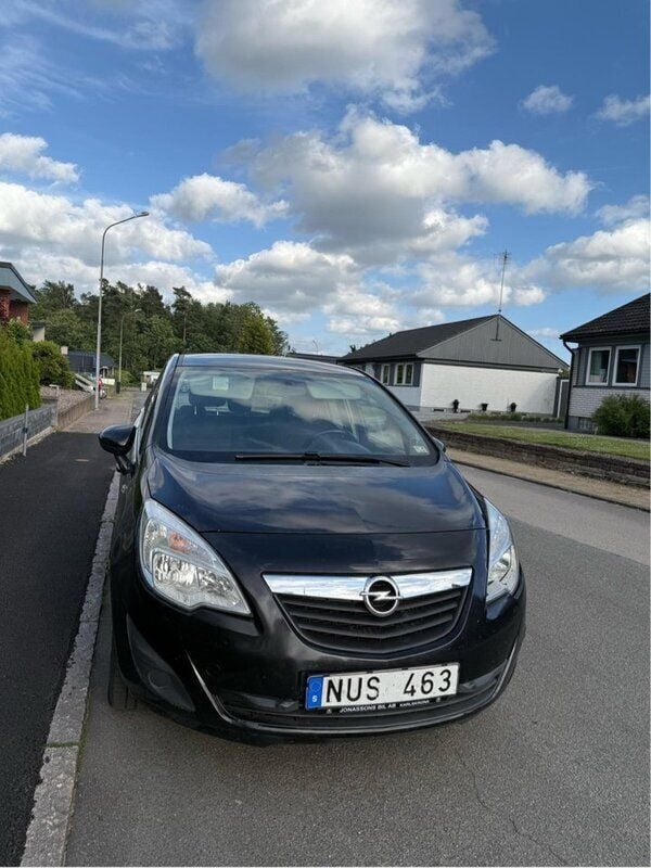 Svart Begagnad 2011 Opel Meriva Minibuss | 48 200 kr (Bra pris) - Bild 1/4