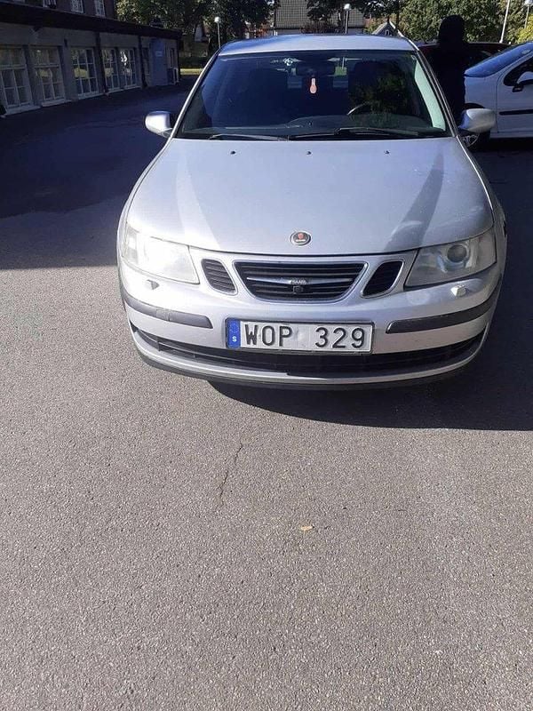Silver Begagnad 2005 Saab 9-3 Sedan | 16 500 kr (Bra pris) - Bild 1/4