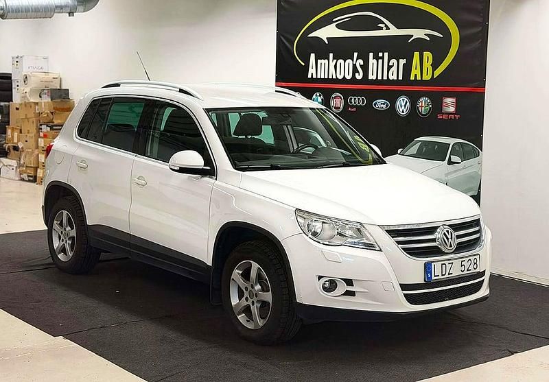 Vit Begagnad 2010 VW Tiguan Sportline SUV | 59 900 kr (Superpris) - Bild 1/4