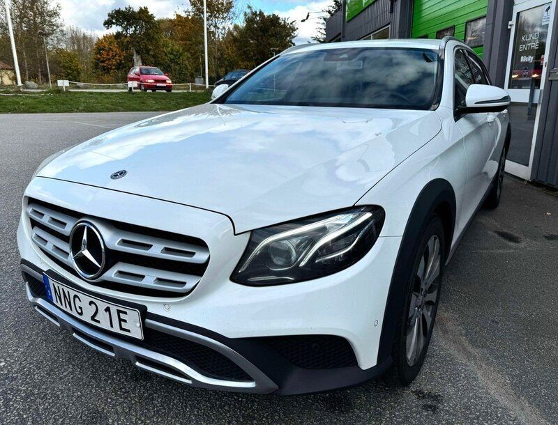 Begagnad Mercedes E220 All-Terrain Avantgarde 195 HK (143 kW) 2019 Vit Kombi