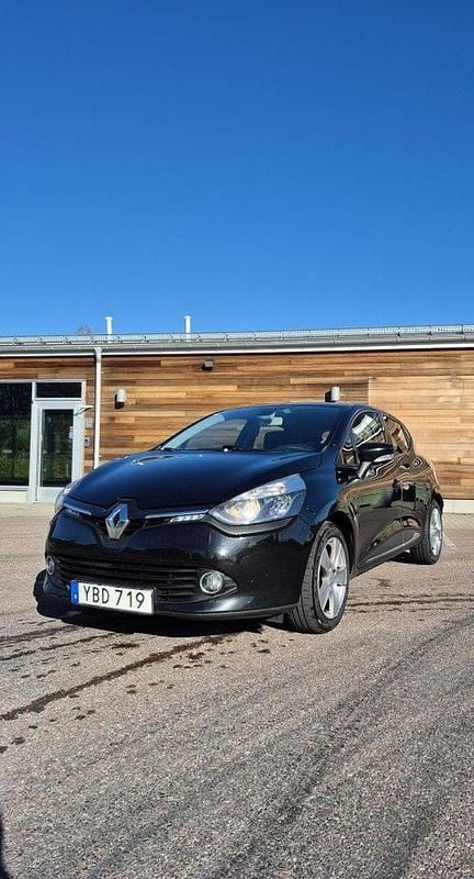 Svart Begagnad 2016 Renault Clio IV Halvkombi | 64 000 kr (Bra pris) - Bild 1/4