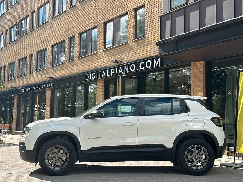 Begagnad Jeep Avenger Longitude 101 HK (74 kW) 2024 Vit SUV