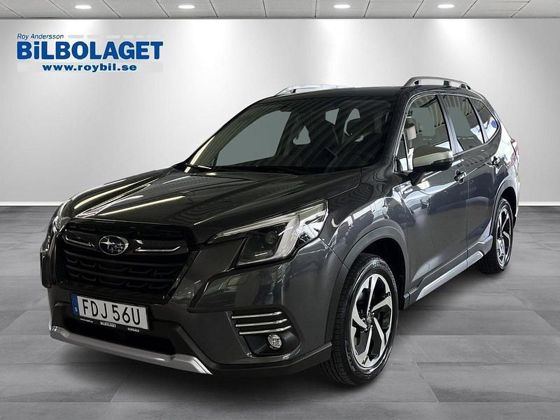Grå Begagnad 2024 Subaru Forester SUV | 419 900 kr (Lite dyr) - Bild 1/4