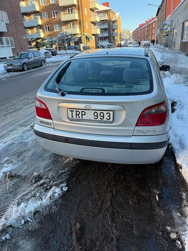 Begagnad 2003 Renault Mégane II Halvkombi | 10 000 kr (Marknadspris) - Bild 1/4