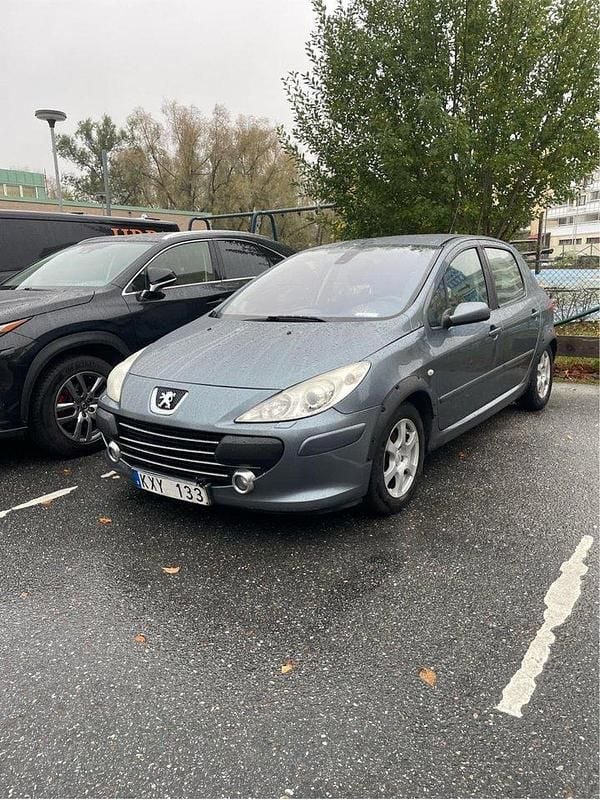 Grå Begagnad 2008 Peugeot 307 Halvkombi | 16 900 kr (Bra pris) - Bild 1/4