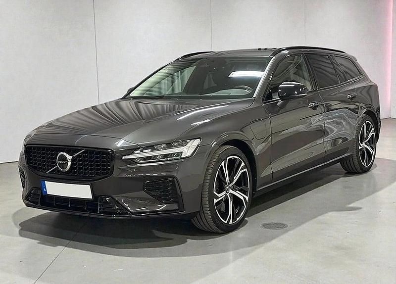 Grå Begagnad 2023 Volvo V60 R-Design Kombi | 359 000 kr (Marknadspris) - Bild 1/4