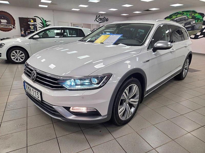 Vit Begagnad 2018 VW Passat Alltrack Executive Kombi | 245 000 kr (Dyr) - Bild 1/4