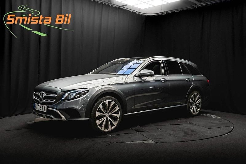 Grå Begagnad 2017 Mercedes E220 Kombi | 348 900 kr (Lite dyr) - Bild 1/3