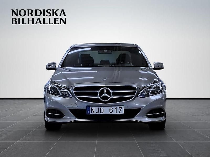 Begagnad Mercedes E220 Avantgarde 170 HK (125 kW) 2013 Silver Sedan
