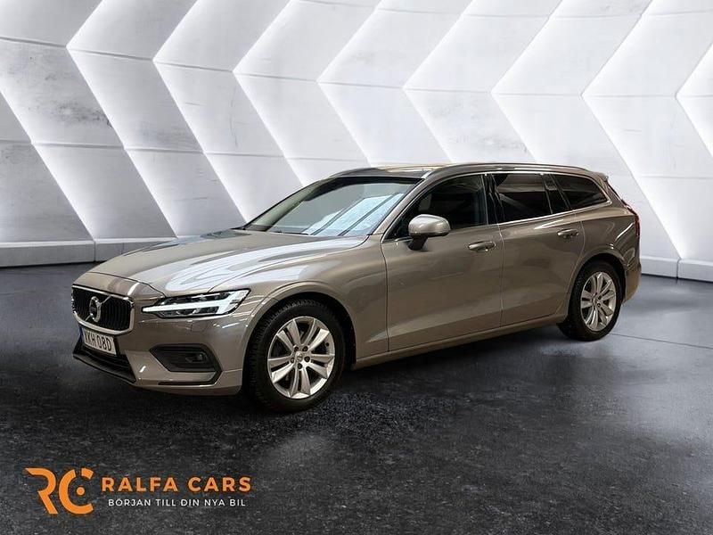 Grå Begagnad 2019 Volvo V60 Momentum Kombi | 239 800 kr (Bra pris) - Bild 1/3