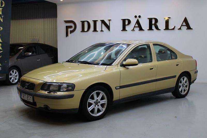 Begagnad Volvo S60 Business Edition 200 HK (147 kW) 2003 Gul Sedan
