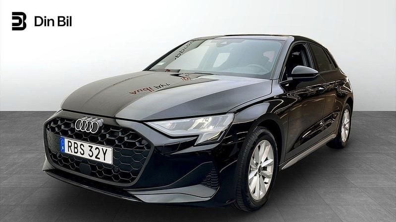Svart Begagnad 2025 Audi A3 Sportback Proline Halvkombi | 299 000 kr (Dyr) - Bild 1/4