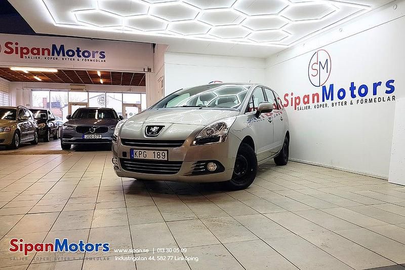 Grå Begagnad 2010 Peugeot 5008 Minibuss | 39 800 kr (Superpris) - Bild 1/4
