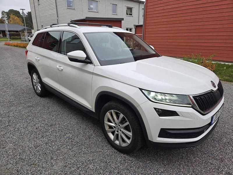 Vit Begagnad 2020 Skoda Kodiaq Business Line SUV | 179 000 kr (Superpris) - Bild 1/4