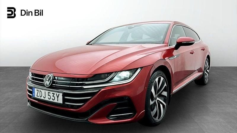 Röd (kings red metallic) Begagnad 2023 VW Arteon R-line Kombi | 399 900 kr (Lite dyr) - Bild 1/4