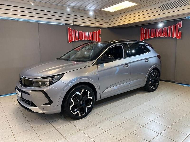 Grå Begagnad 2024 Opel Grandland X Ultimate SUV | 269 000 kr (Marknadspris) - Bild 1/4
