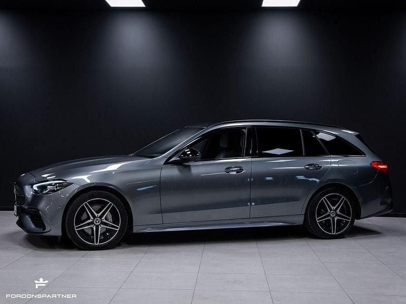 Begagnad Mercedes C300e AMG Line Premium 313 HK (230 kW) 2022 Grå (grå metallic ) Kombi
