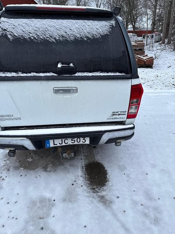 Begagnad Isuzu D-Max 200 HK (147 kW) 2014 Sedan