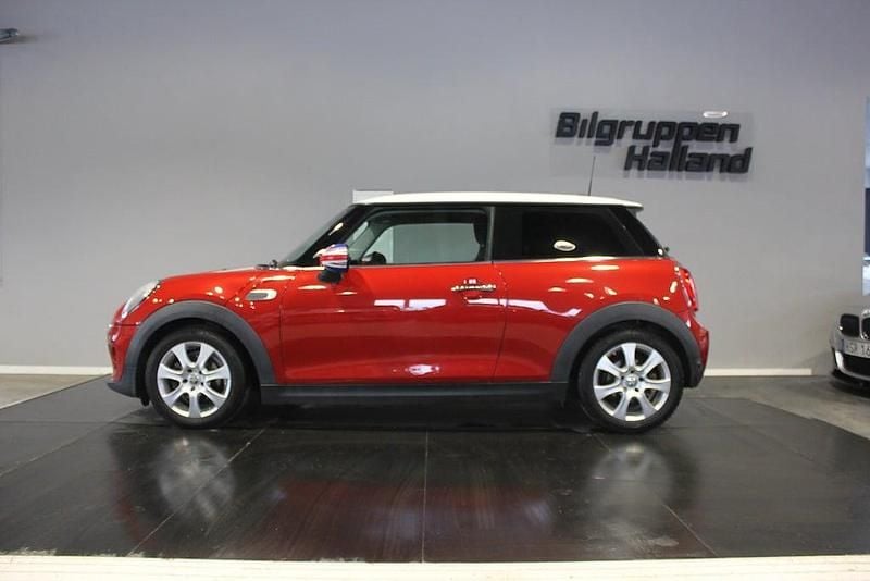 Begagnad Mini Cooper D Chili 116 HK (85 kW) 2014 Röd (blazing red metallic) Halvkombi