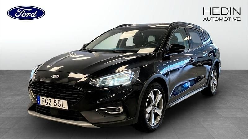 Svart (black) Begagnad 2021 Ford Focus Active Kombi | 164 800 kr (Bra pris) - Bild 1/4