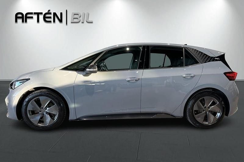 Ljusgrå Begagnad 2023 Cupra Born Halvkombi | 258 000 kr (Marknadspris) - Bild 1/3