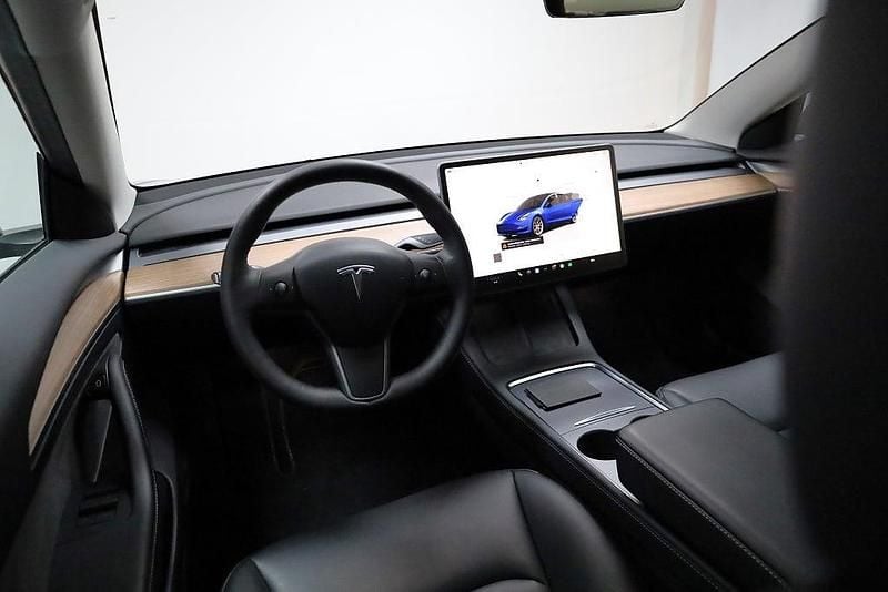 Begagnad Tesla Model 3 Long Range AWD 366 kW (498 HK) 2022 Blå Sedan