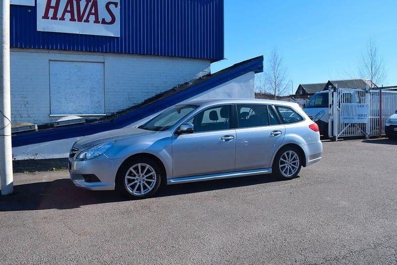 Begagnad Subaru Legacy 173 HK (127 kW) 2012 Silver Kombi