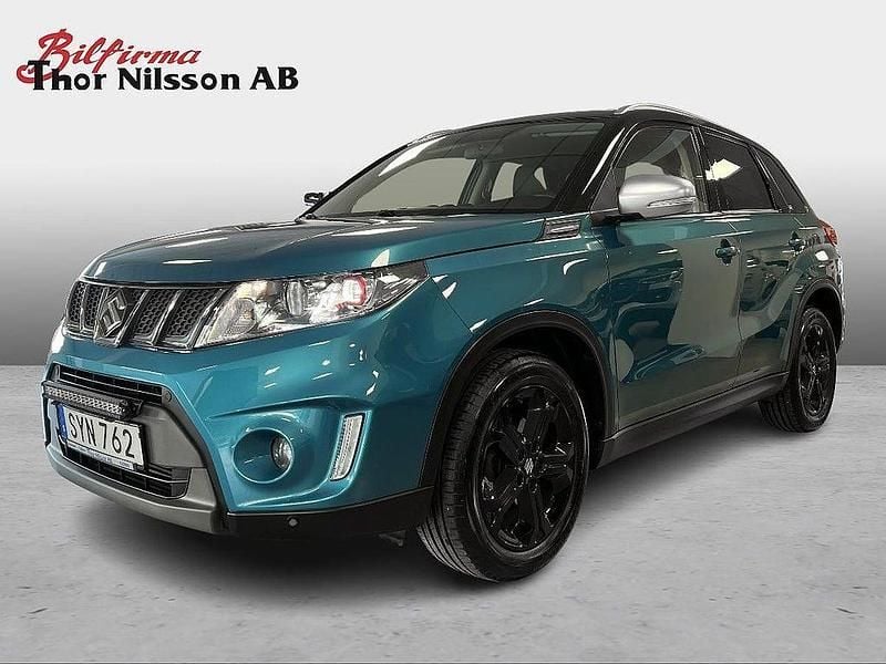 Ljusgrön Begagnad 2017 Suzuki Vitara SUV | 179 900 kr (Marknadspris) - Bild 1/4