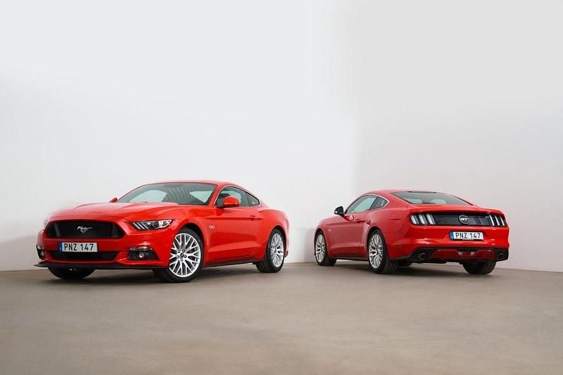 Röd Begagnad 2015 Ford Mustang GT Sportkupé | 399 000 kr (Dyr) - Bild 1/4