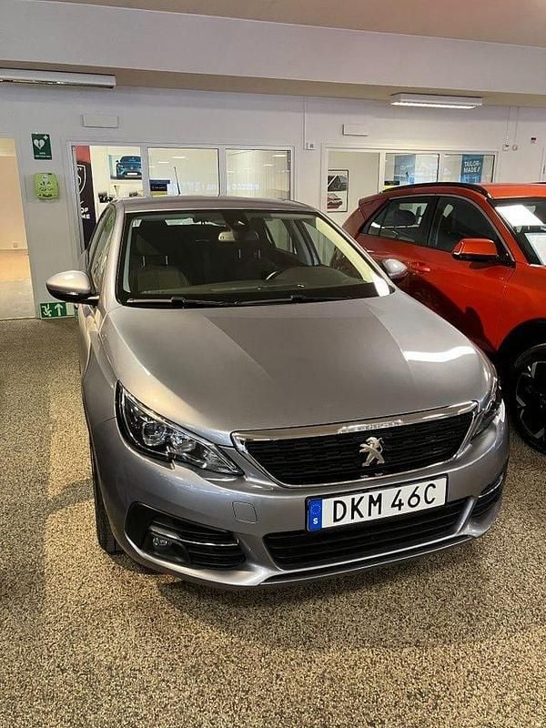 Begagnad Peugeot 308 131 HK (96 kW) 2021 Grå Halvkombi