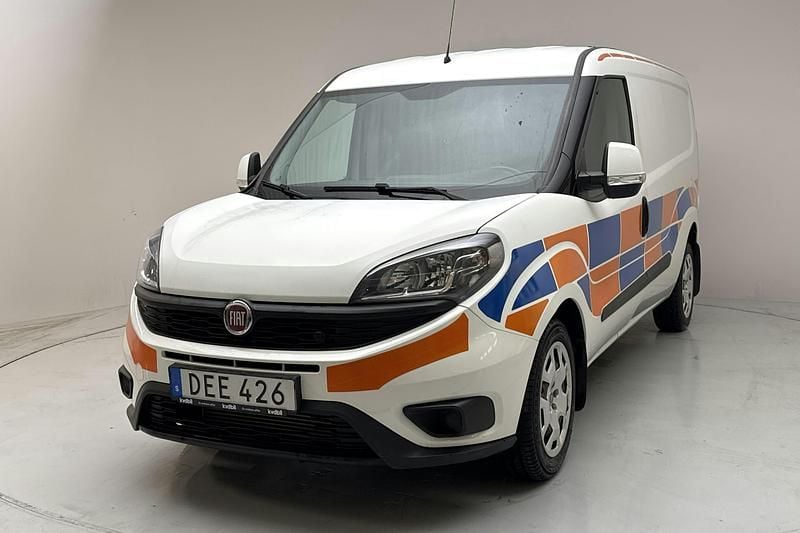 Vit Begagnad 2018 Fiat Doblò Minibuss | 89 000 kr (Lite dyr) - Bild 1/4