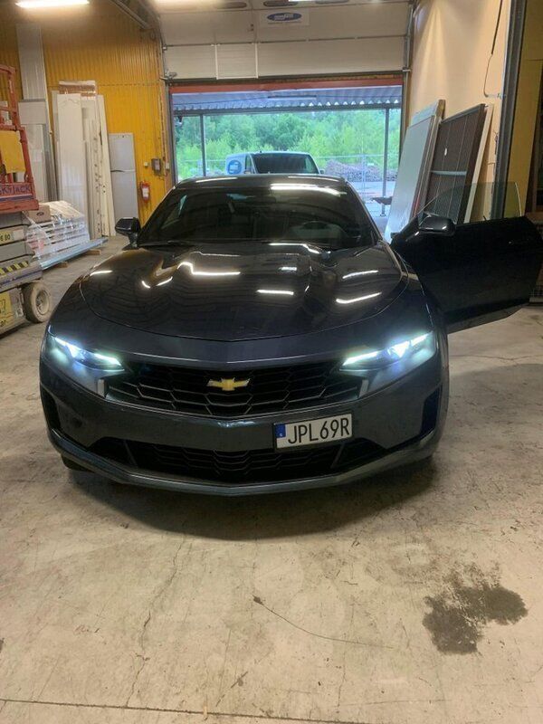 Grå Begagnad 2019 Chevrolet Camaro Sportkupé | 300 000 kr - Bild 1/4
