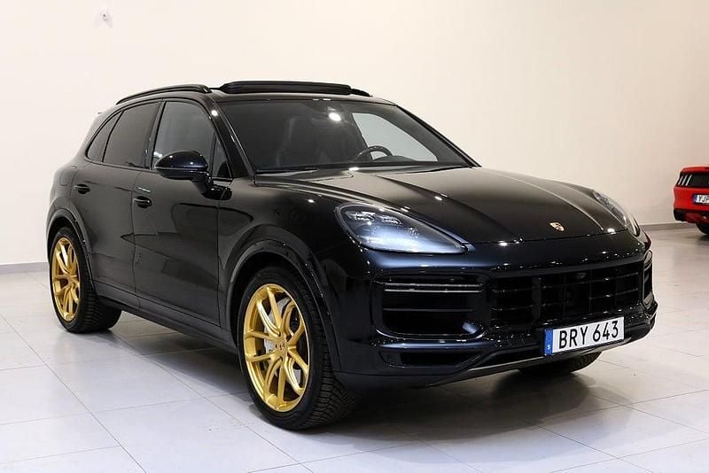 Begagnad Porsche Cayenne Turbo 549 HK (403 kW) 2018 Svart SUV