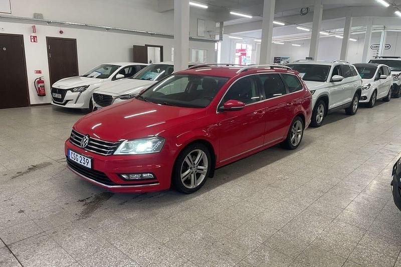 Begagnad VW Passat R-line 177 HK (130 kW) 2014 Röd Kombi