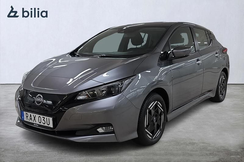 Grå Begagnad 2023 Nissan Leaf Halvkombi | 179 000 kr - Bild 1/3