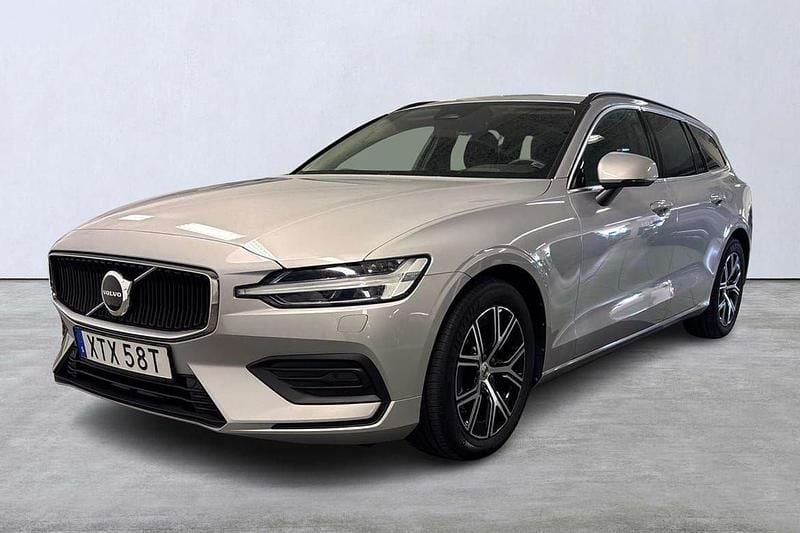 Silver Begagnad 2024 Volvo V60 Core Kombi | 349 900 kr (Bra pris) - Bild 1/4