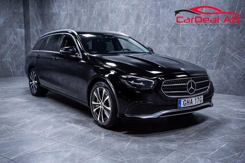 Svart Begagnad 2022 Mercedes E300 Avantgarde Kombi | 314 800 kr (Marknadspris) - Bild 1/4